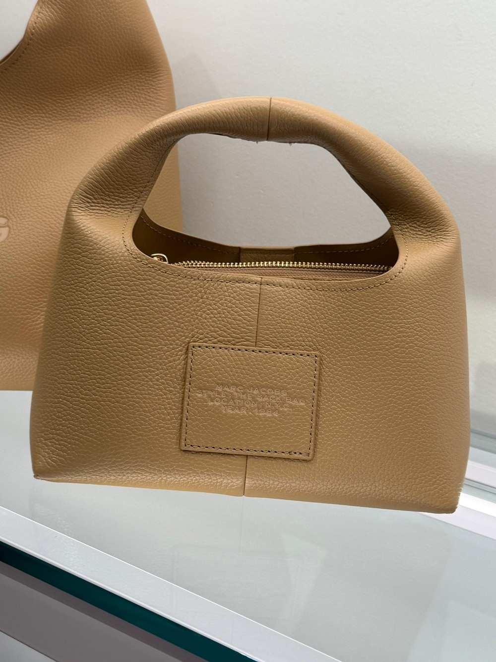Marc Jacobs The Sack Bag in tan pebble leather - Picture 2 of 15